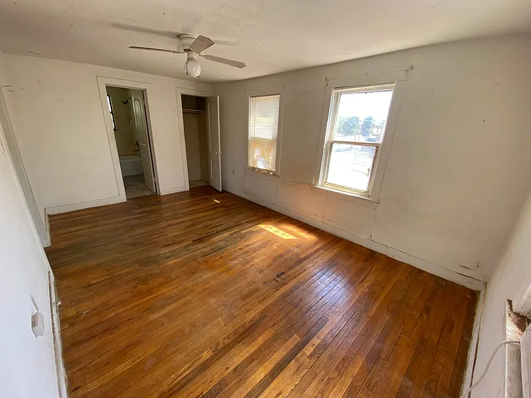 2604 Avenue S — Photo 3