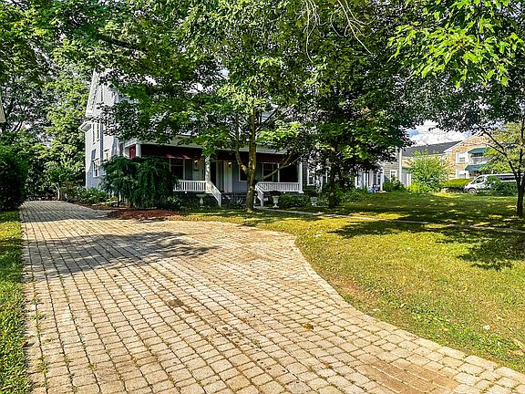 2nd image of 537 Chestnut St