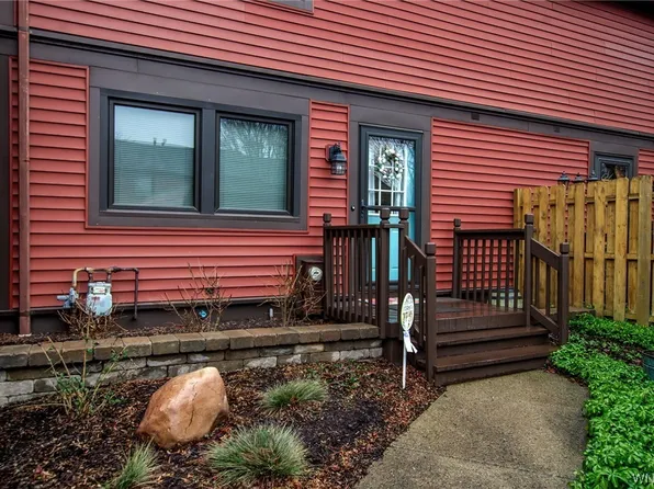 1249 Peppertree Dr, Derby, NY 14047