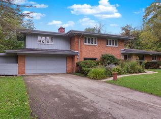 2069 Old Willow Rd, Northfield, IL 60093