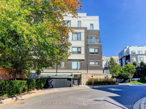 200 Alex Gardner Cir Unit 28, Aurora, ON L4G 3G5