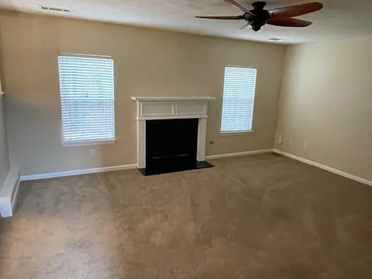 4202 Fortune Point — Photo 3
