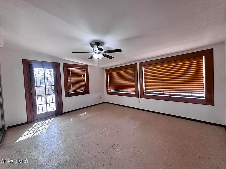 11578 Chaplin Ct — Photo 9
