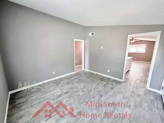 4th image of 1775 Colonial Hills Dr