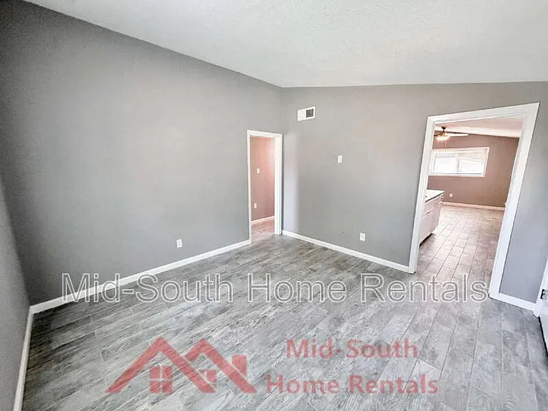 1775 Colonial Hills Dr — Photo 4