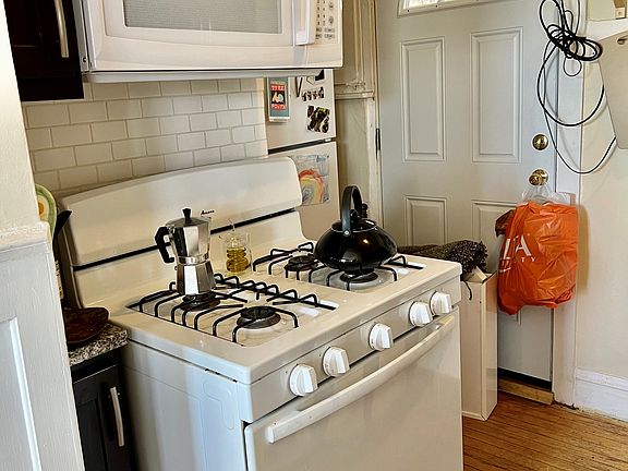 5th image of 4421 W Fullerton Ave #2