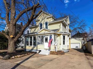 2107 Washington St, Davenport, IA 52804