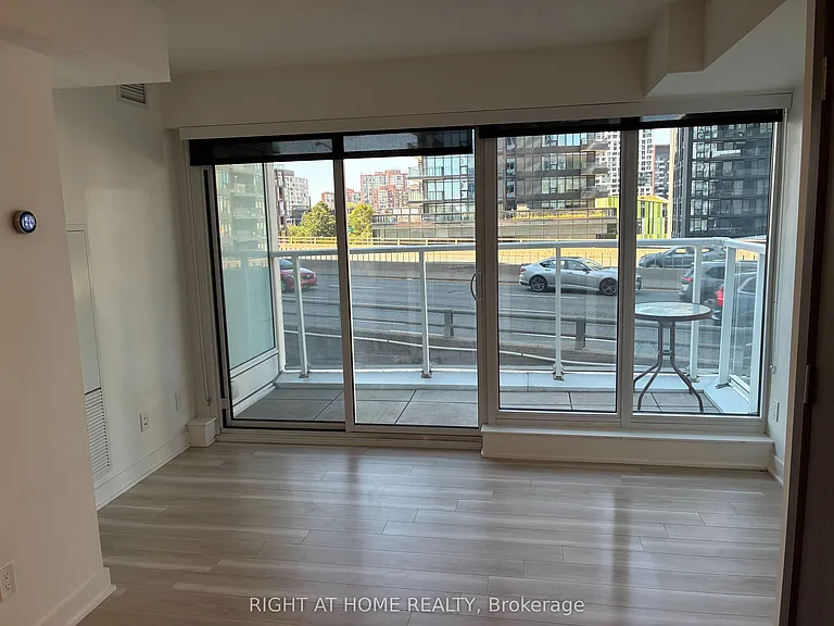 19 Bathurst St #605 — Photo 6