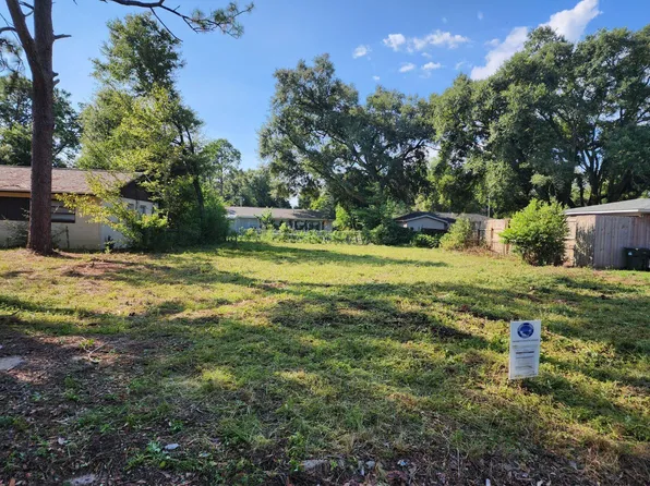 707 Beauvais Rd, Pensacola, FL 32505