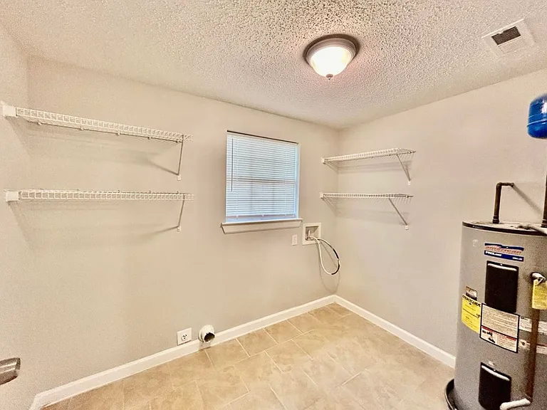 2405 N Chamberlain Ave — Photo 10