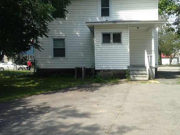 3rd image of 107 Bay Street