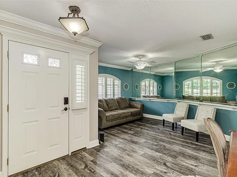 5864 Manchester Dr W — Photo 2