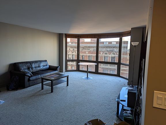 2nd image of 2650 N Lakeview Ave APT 907