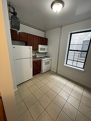 4th image of 446 W 164th St APT 10