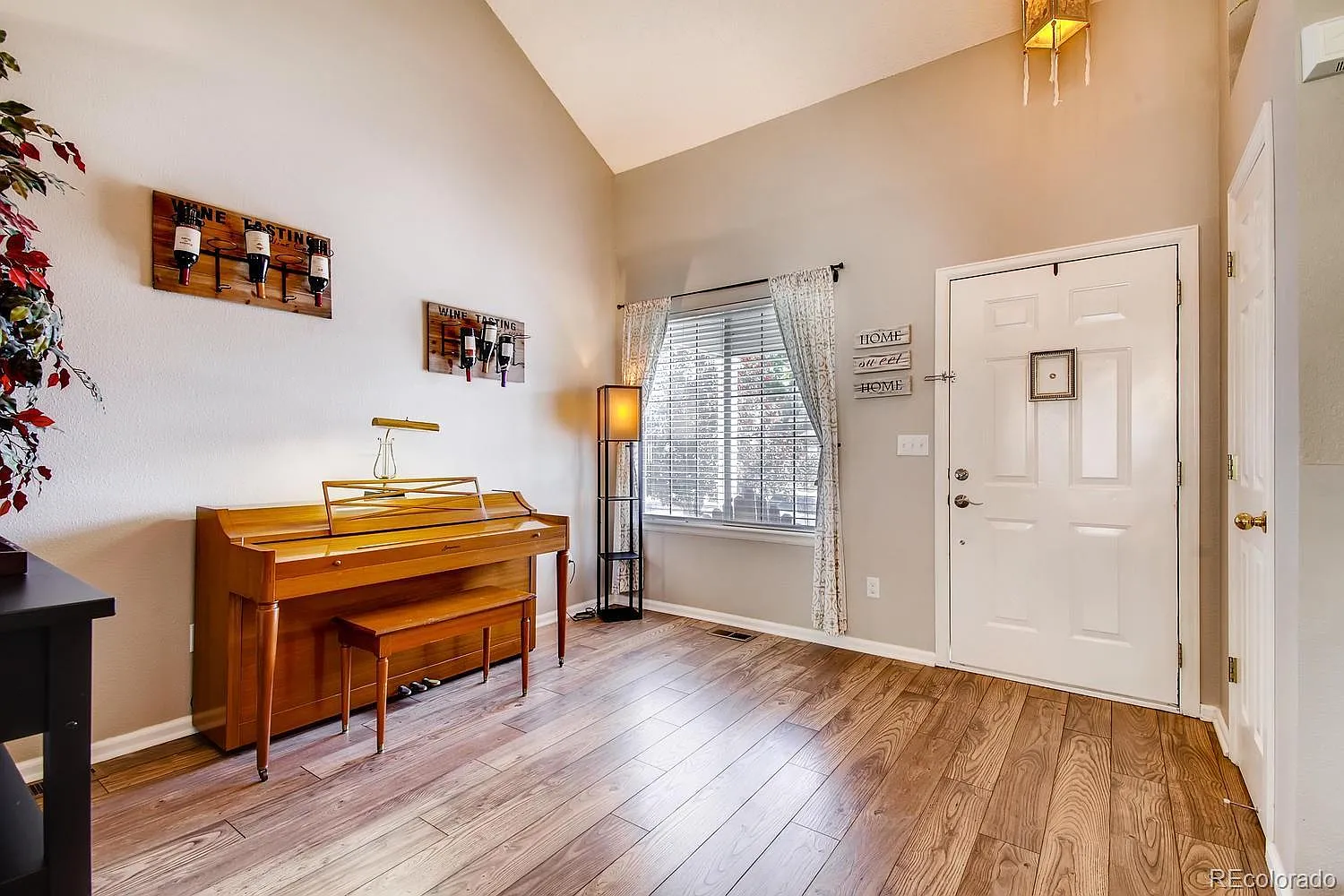 3 bed, 1851 sqft, $3,300 — Photo 4