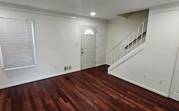 2 bed, 1008 sqft, $2,350 — Photo 4