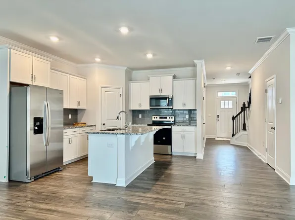 175 Creekview Rd, Hendersonville, NC 28792