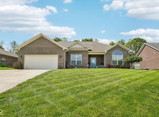 4911 E Daisy Ln, Mooresville, IN 46158
