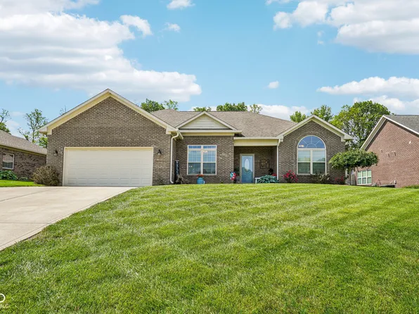 4911 E Daisy Ln, Mooresville, IN 46158