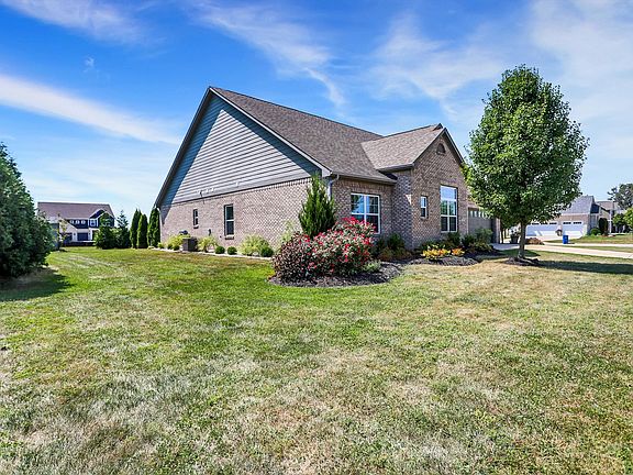 3rd image of 1239 Pebble Point Dr