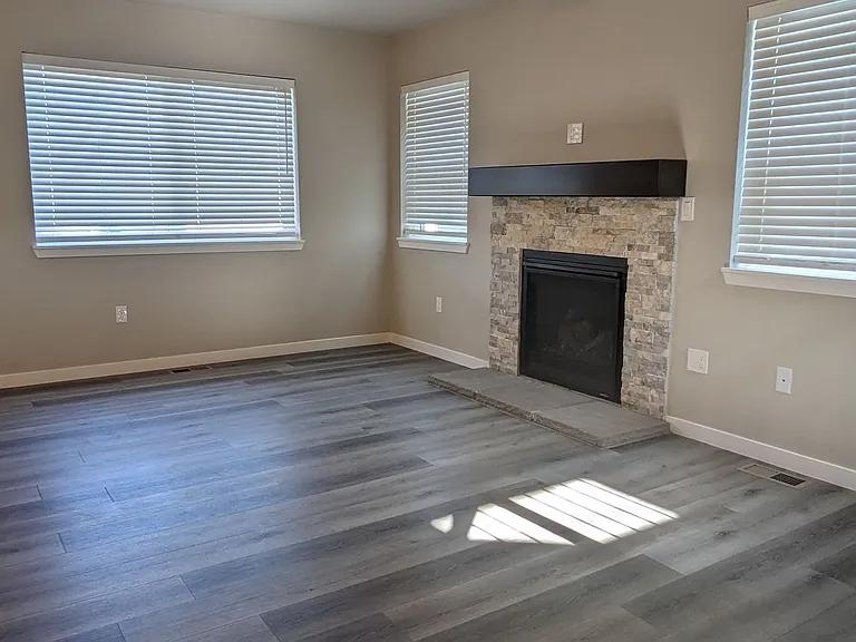 4948 Wolf Moon Dr — Photo 7