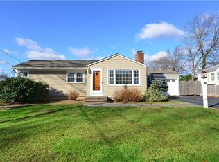 19 Mount View Dr, Cranston, RI 02920