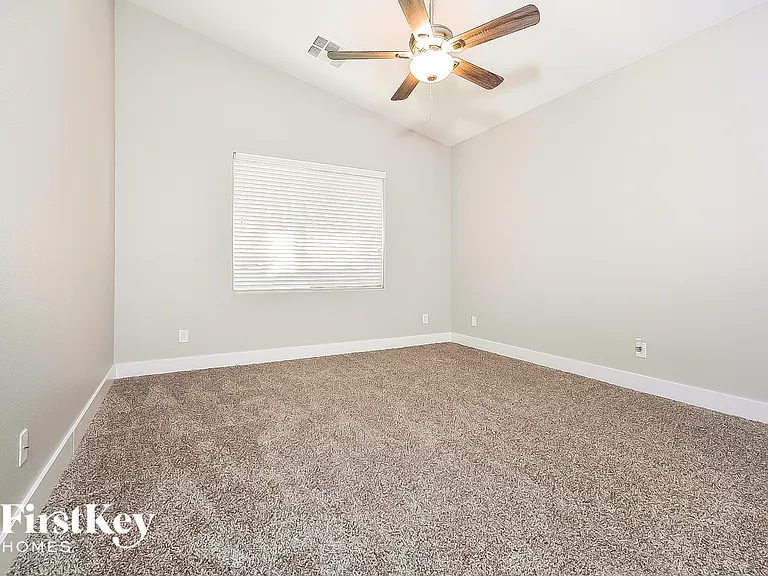 3840 Bowers Hollow Ave — Photo 7