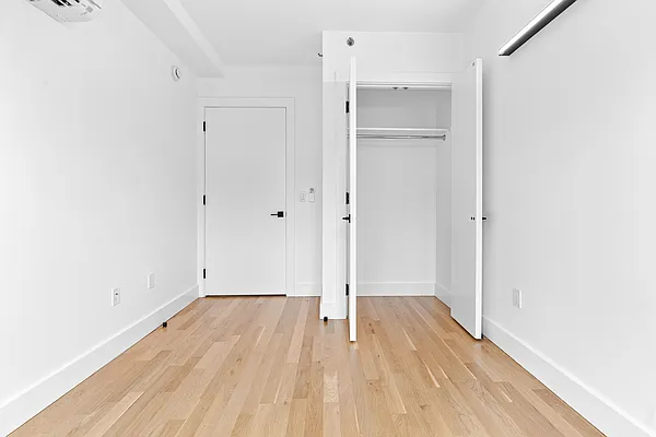 Rented by Leasing Management LLC | media 28