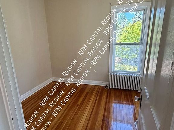 4th image of 72 Pinewoods Ave #3
