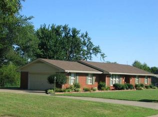 1647 March Ln, Henderson, KY 42420