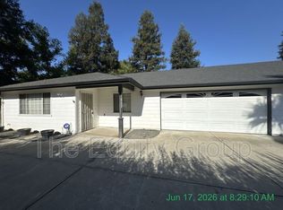1827 E Cambridge Ct, Visalia, CA 93292