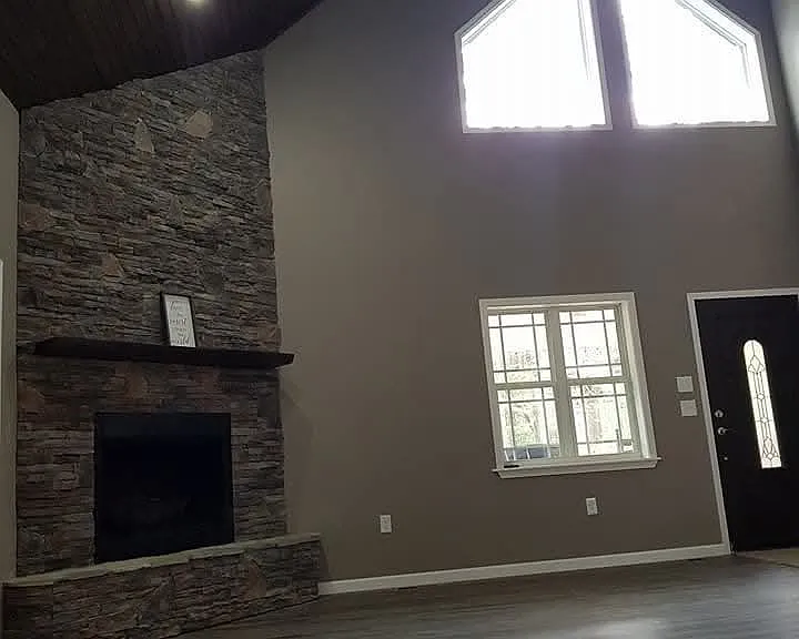 712 Bunker Hill Rd — Photo 2