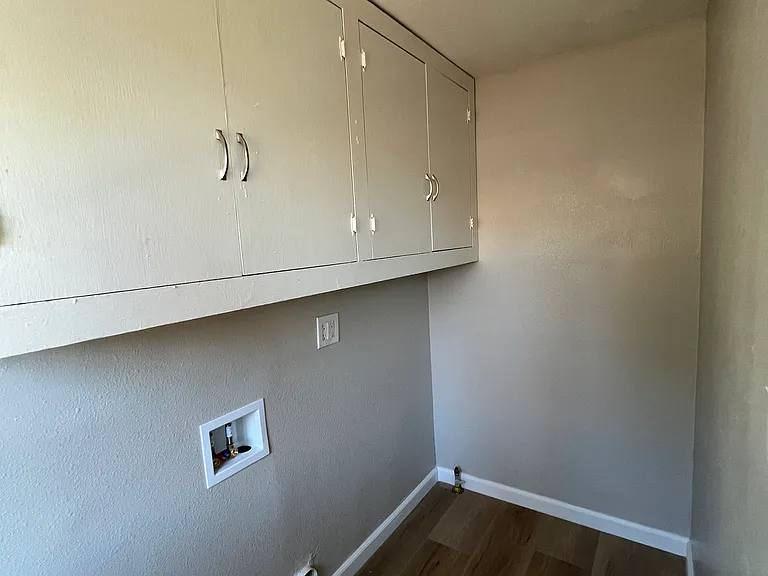 922 W Grand Blvd — Photo 11