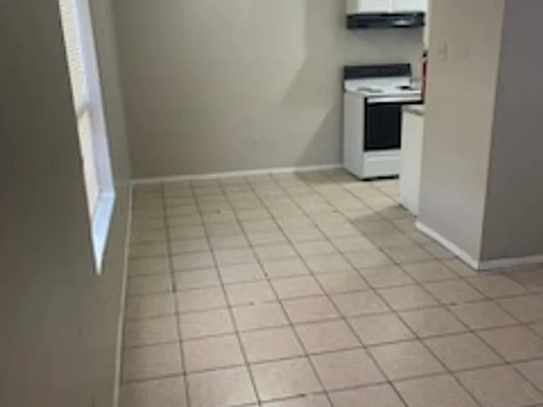 2701G Poplar Cir — Photo 10