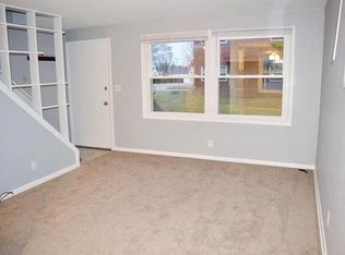 3293 Oakwood Dr, Cuyahoga Falls, OH 44221