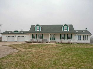 3215 55th Street Trl, Center Pt, IA 52213
