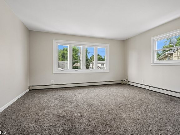 2nd image of 15 Wright Ct Floor 2