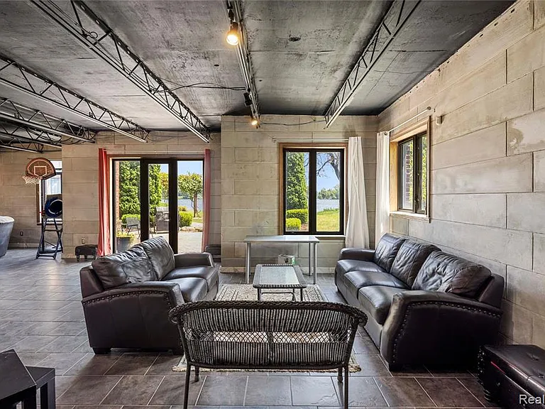 42183 Kouza Ct — Photo 27