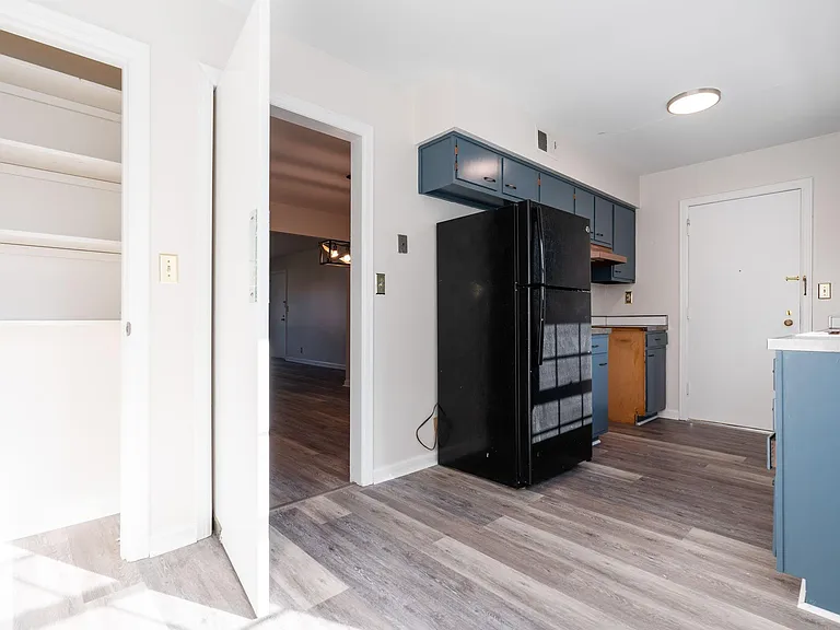 4058 Massie Ave #4 — Photo 8