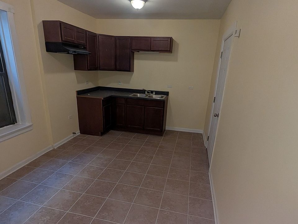 2nd image of 8205 S Ada St