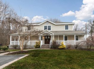 33 Newfoundland Ave, Huntington, NY 11743