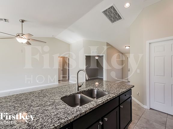 5th image of 2828 NW 27th Pl