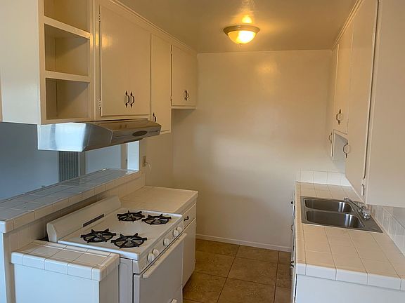 4th image of 1742 Obispo Ave Unit 8