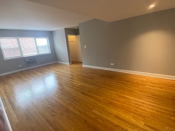 3rd image of 4922 Mulford St #2E