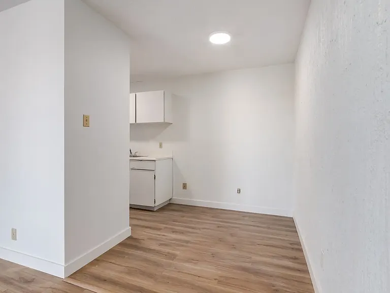 115 25th Ave SW #403 — Photo 30