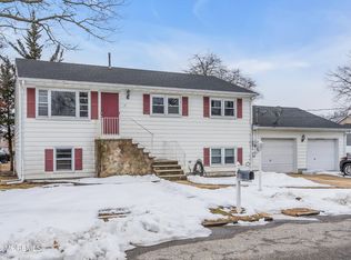 15 Woodland Dr, Brick, NJ 08723