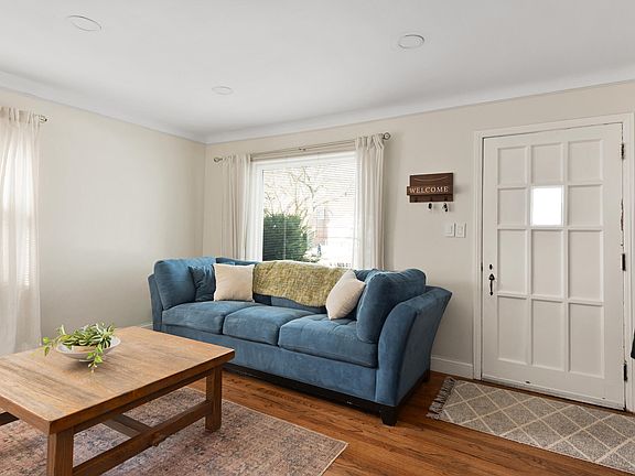 4th image of 3014 N Alexander Ave