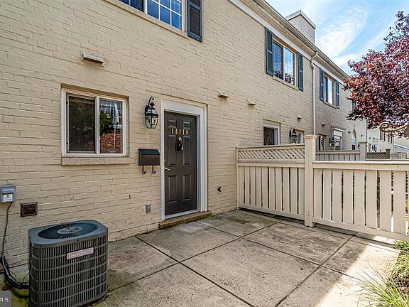 4th image of 1411B N Van Dorn St #B
