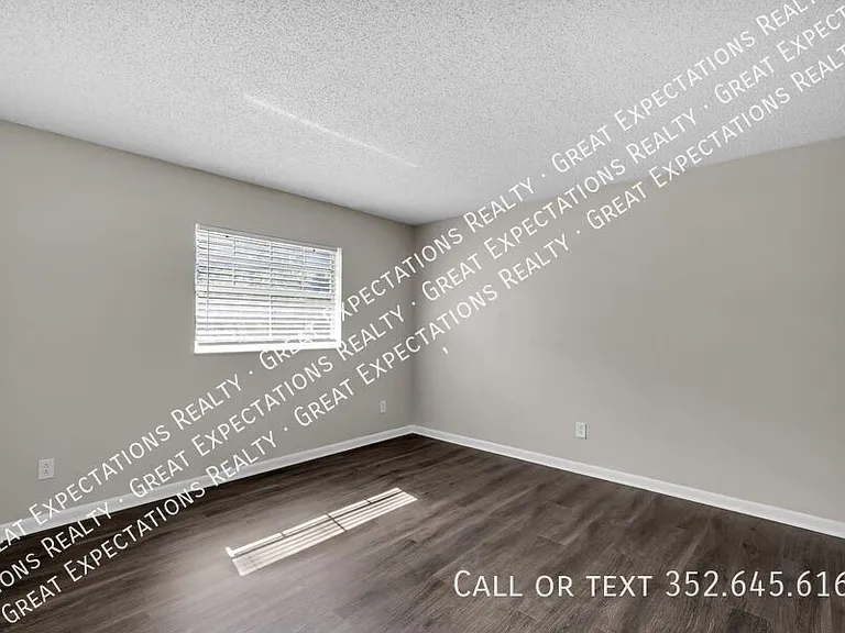 131 SE 13th Ave — Photo 13