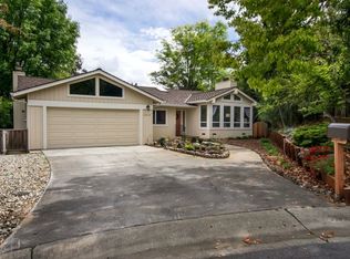 1410 Redwood Dr, Los Altos, CA 94024